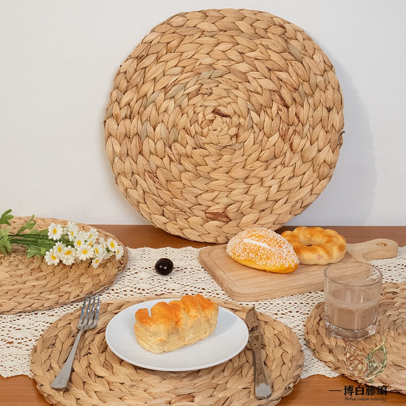 Handwoven Rattan Placemat, Natural Round Trivet for Table, Eco-Friendly Home Decor Coaster